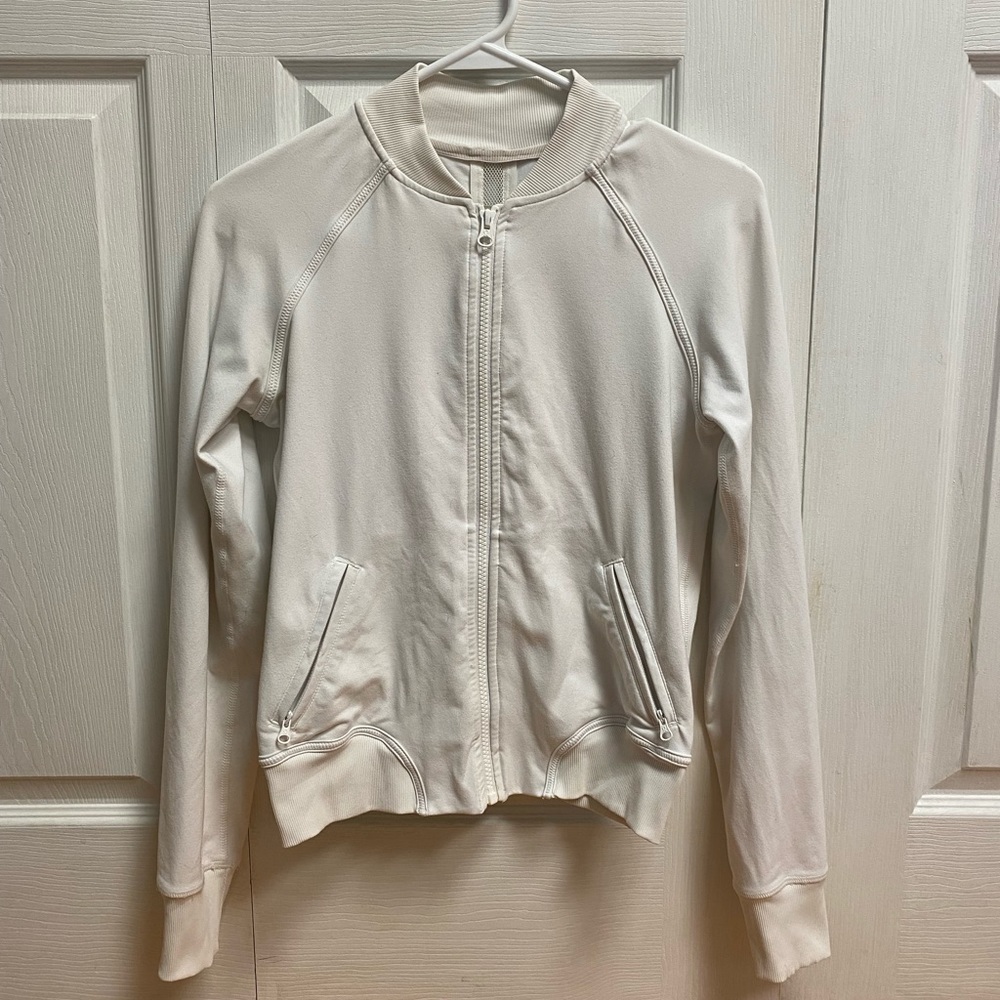 LuLulemon ‘Om Me Home’ Style Zip Up, size 4